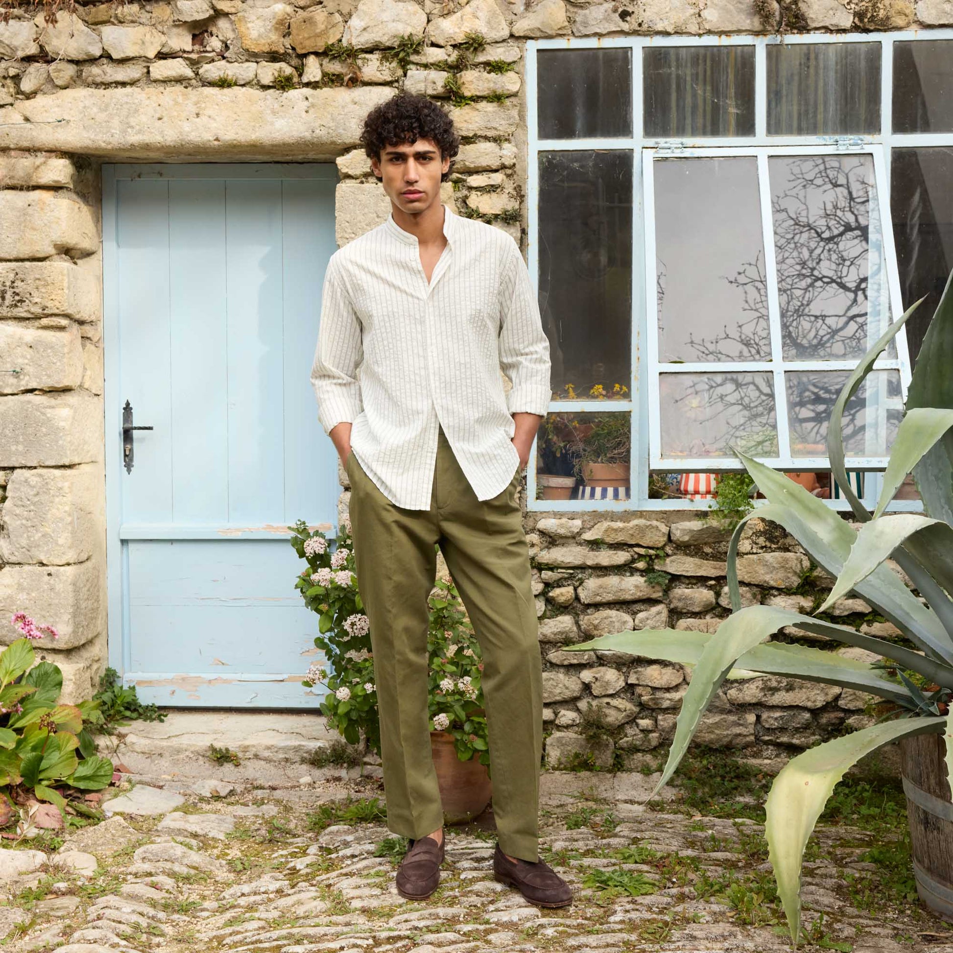 Chemise en coton écrue à rayures vertes