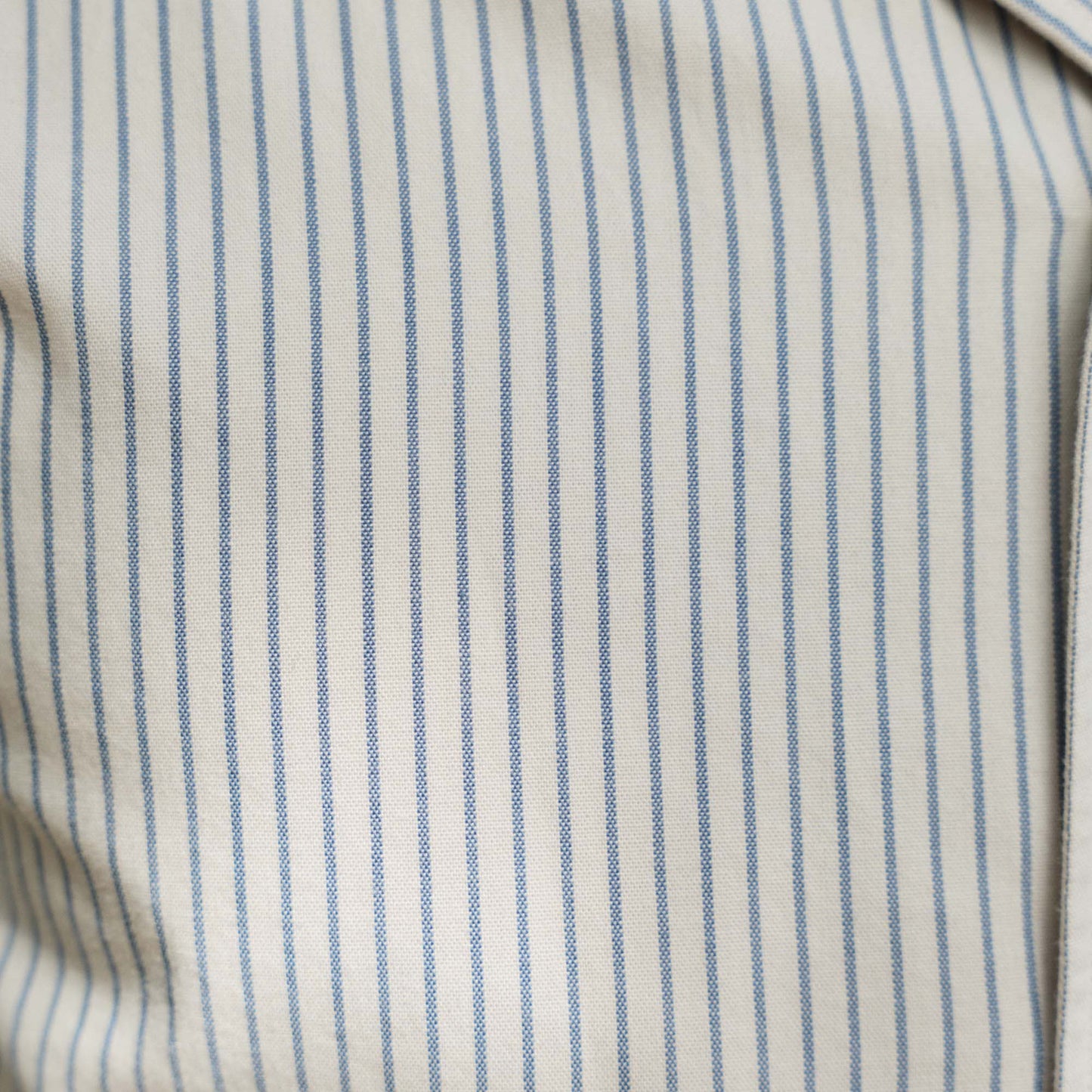 Blue striped white short-sleeved cotton shirt