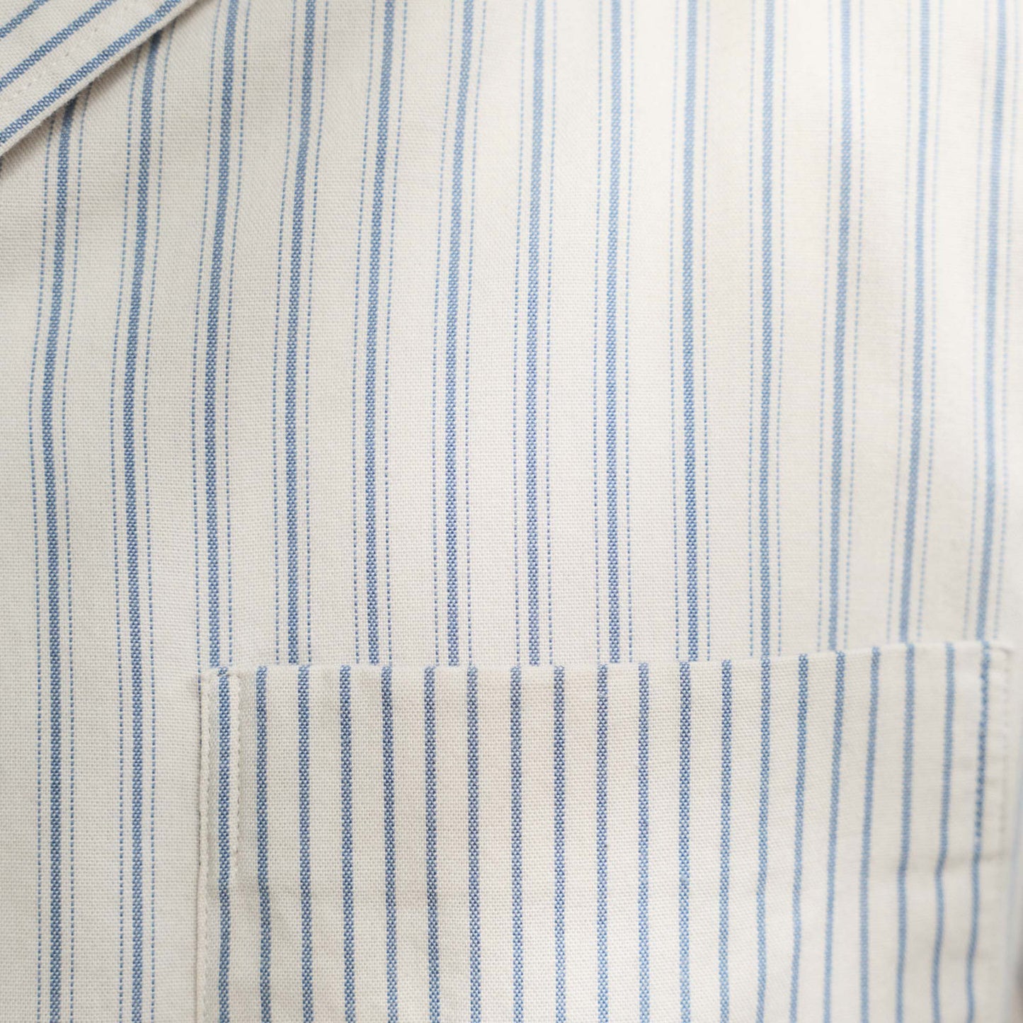 Blue striped white short-sleeved cotton shirt