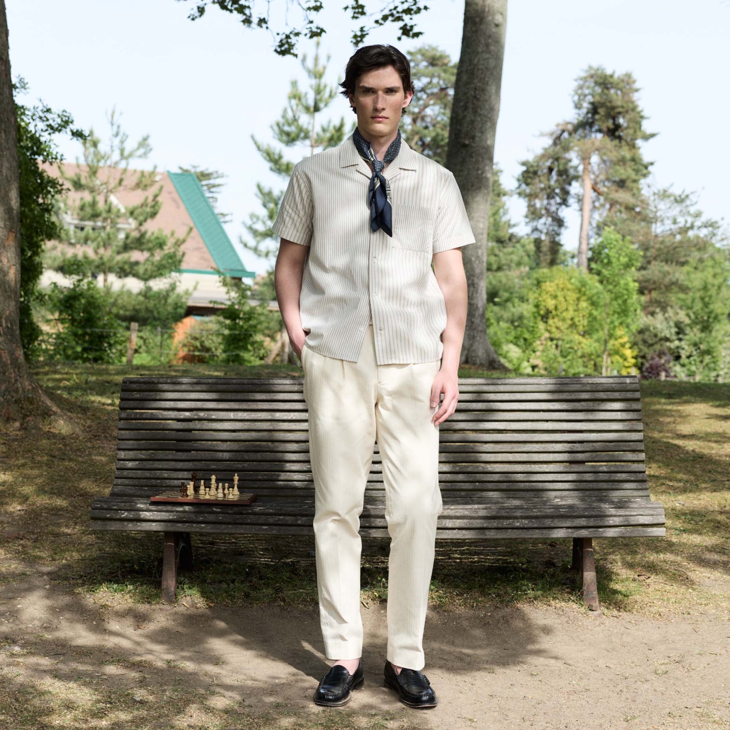 Blue striped white short-sleeved cotton shirt