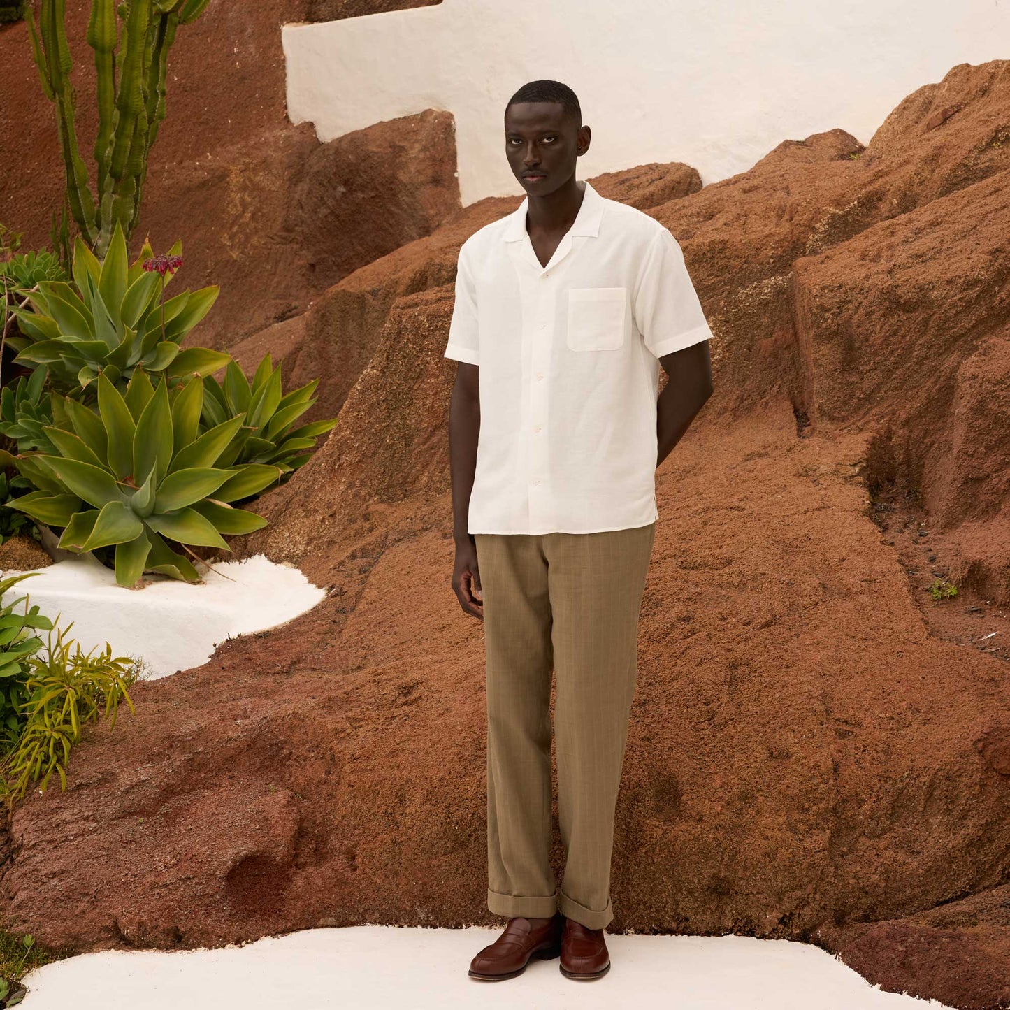 White linen and cotton short-sleeved shirt