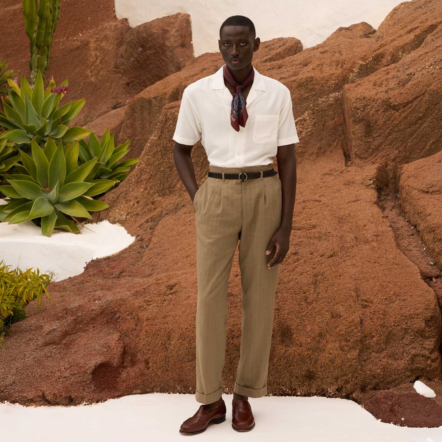 White linen and cotton short-sleeved shirt