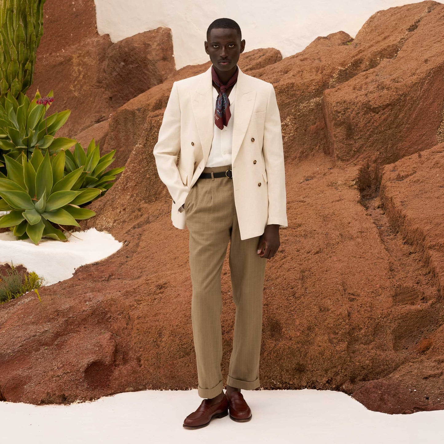 White linen and cotton short-sleeved shirt