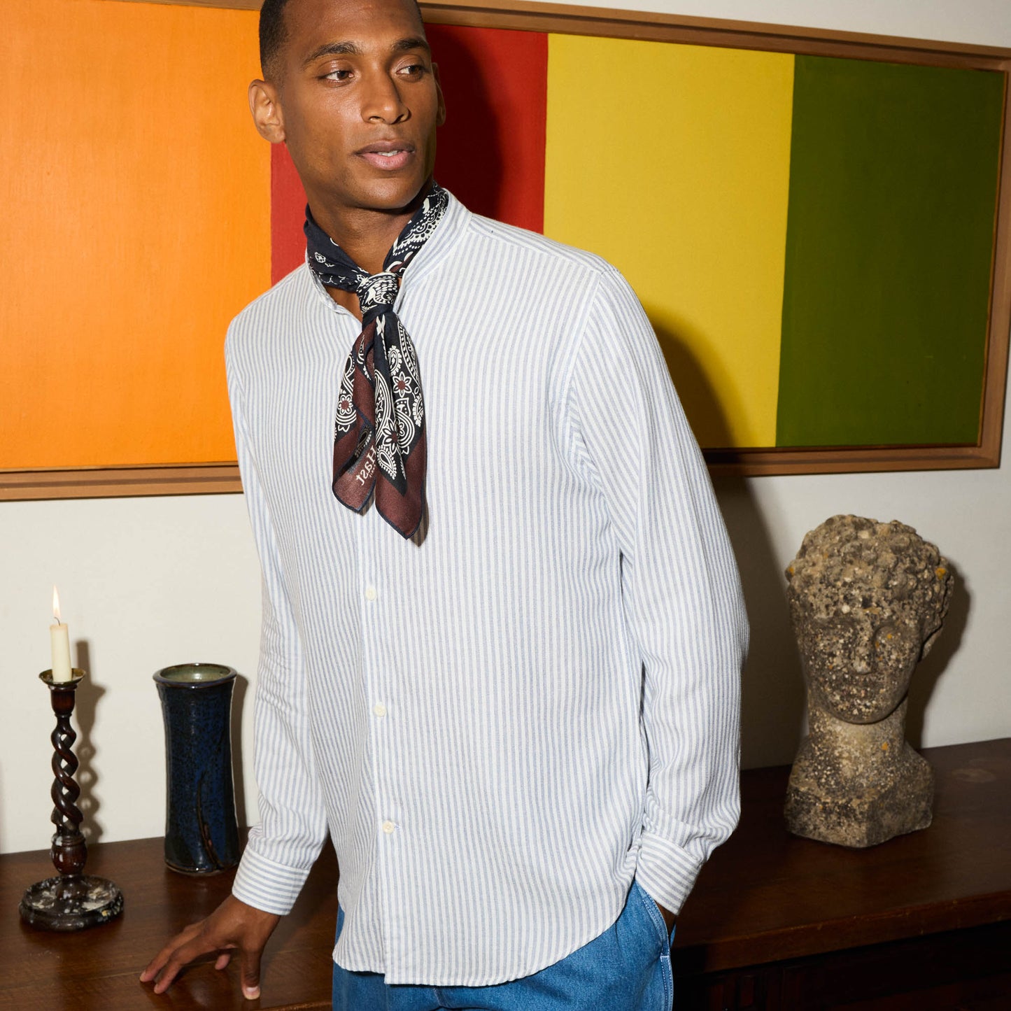 Chemise à rayures bleues et blanches