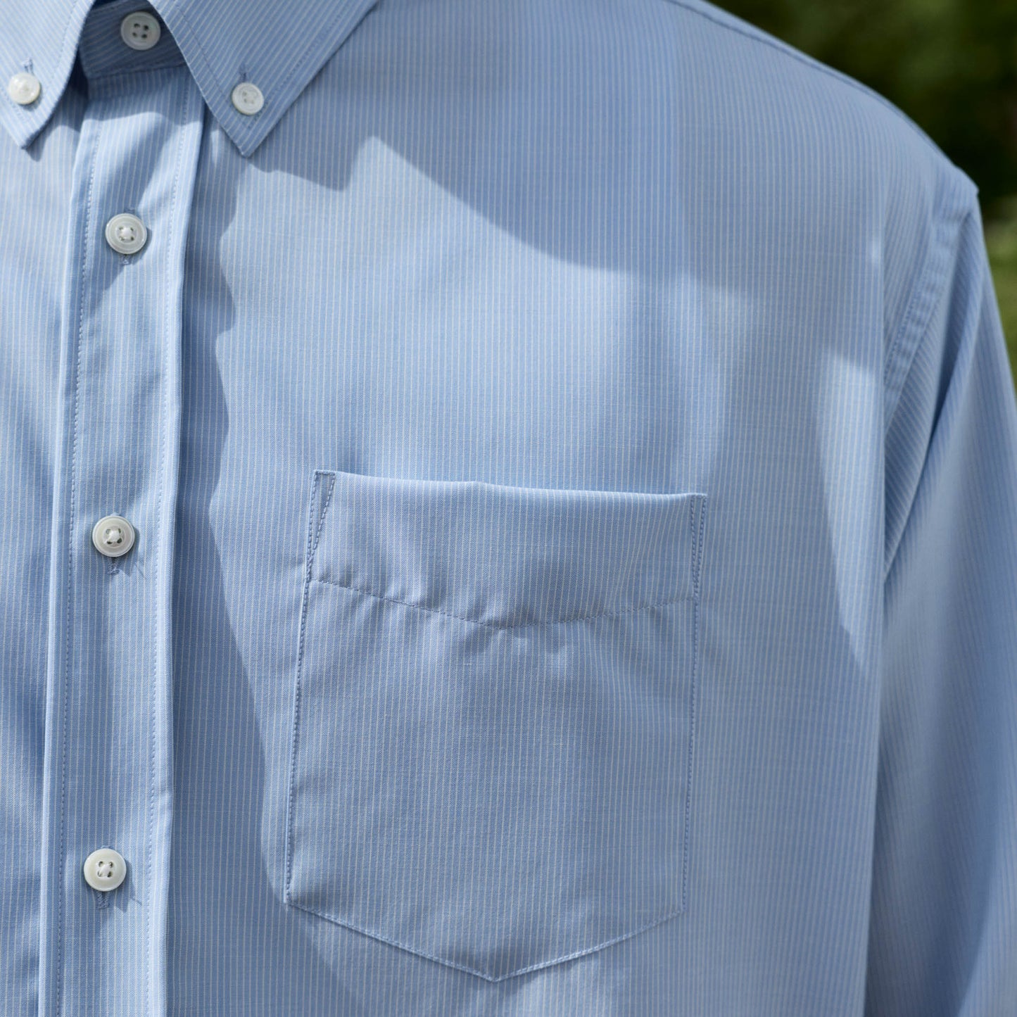 Chemise décontractée bleu en laine à fines rayures