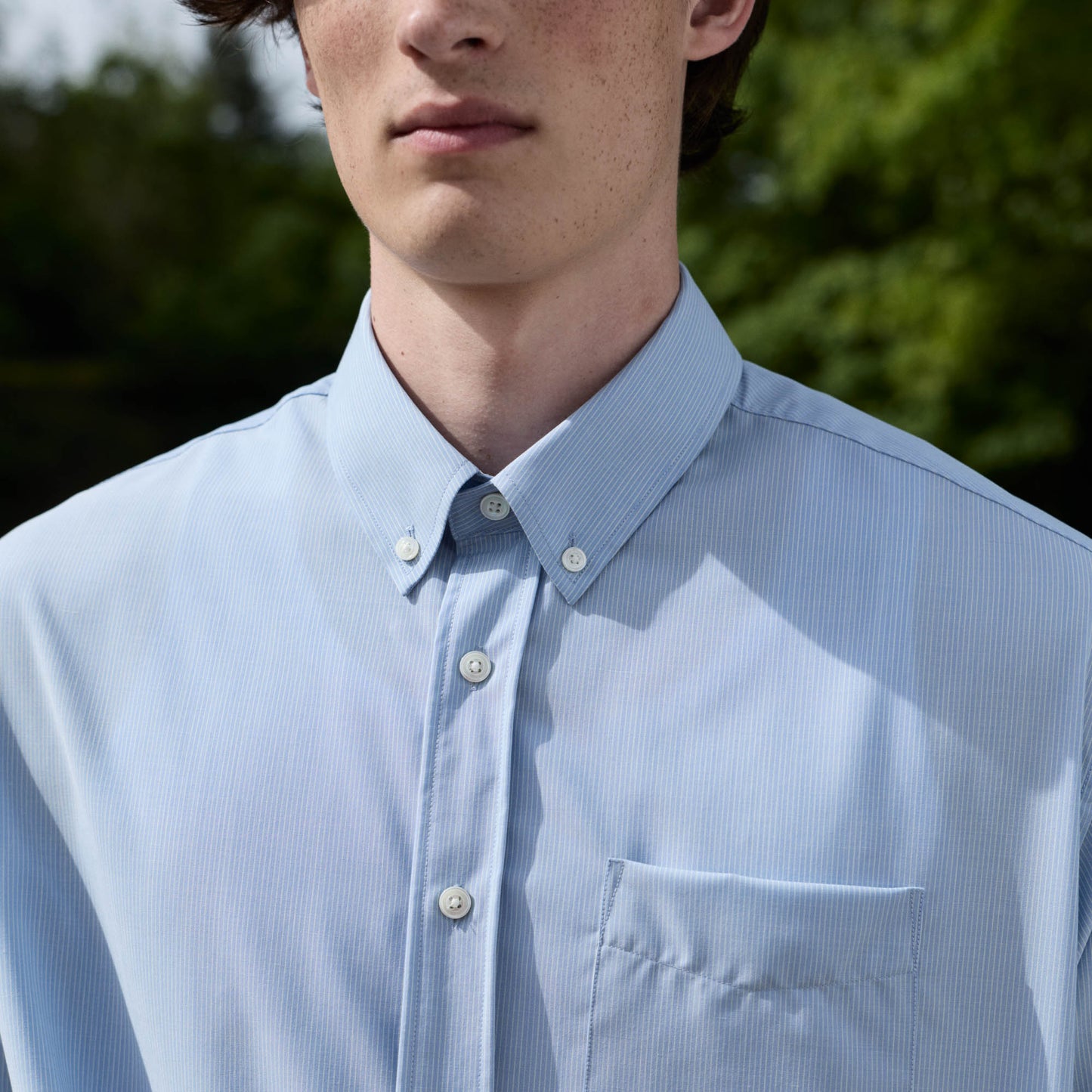Chemise décontractée bleu en laine à fines rayures
