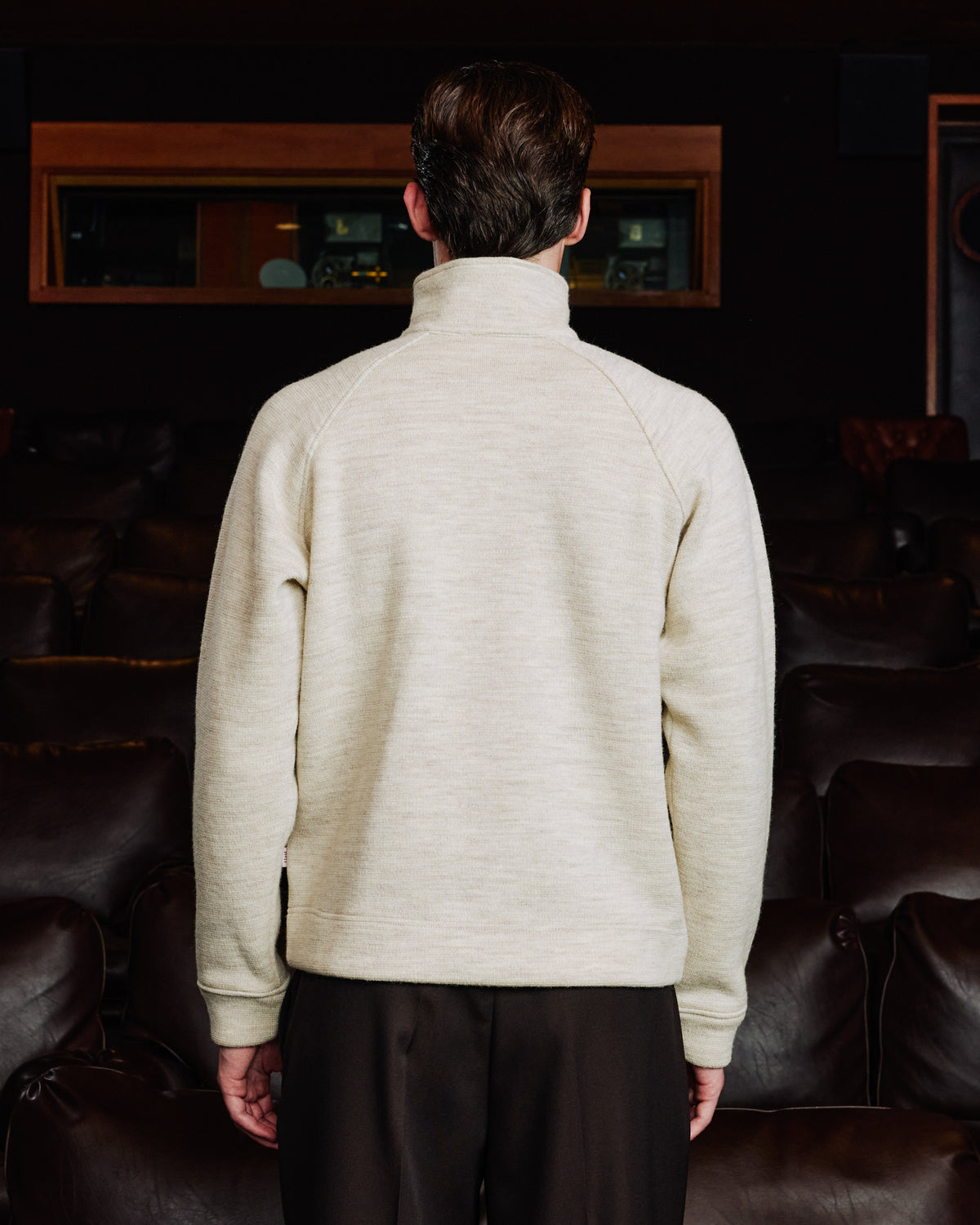 Sweatshirt mit Reißverschlusskragen aus ecrufarbener Wolle im Milano-Strick