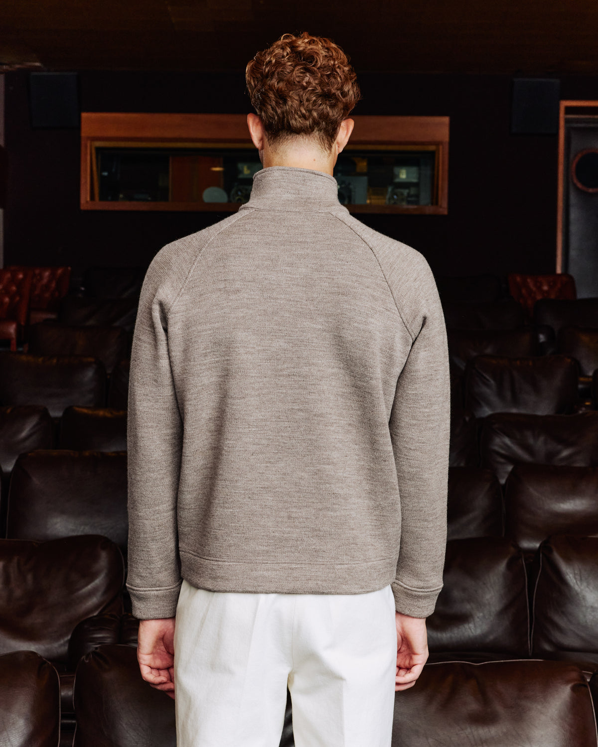 Sweatshirt mit Reißverschlusskragen aus brauner Wolle im Milano-Strick