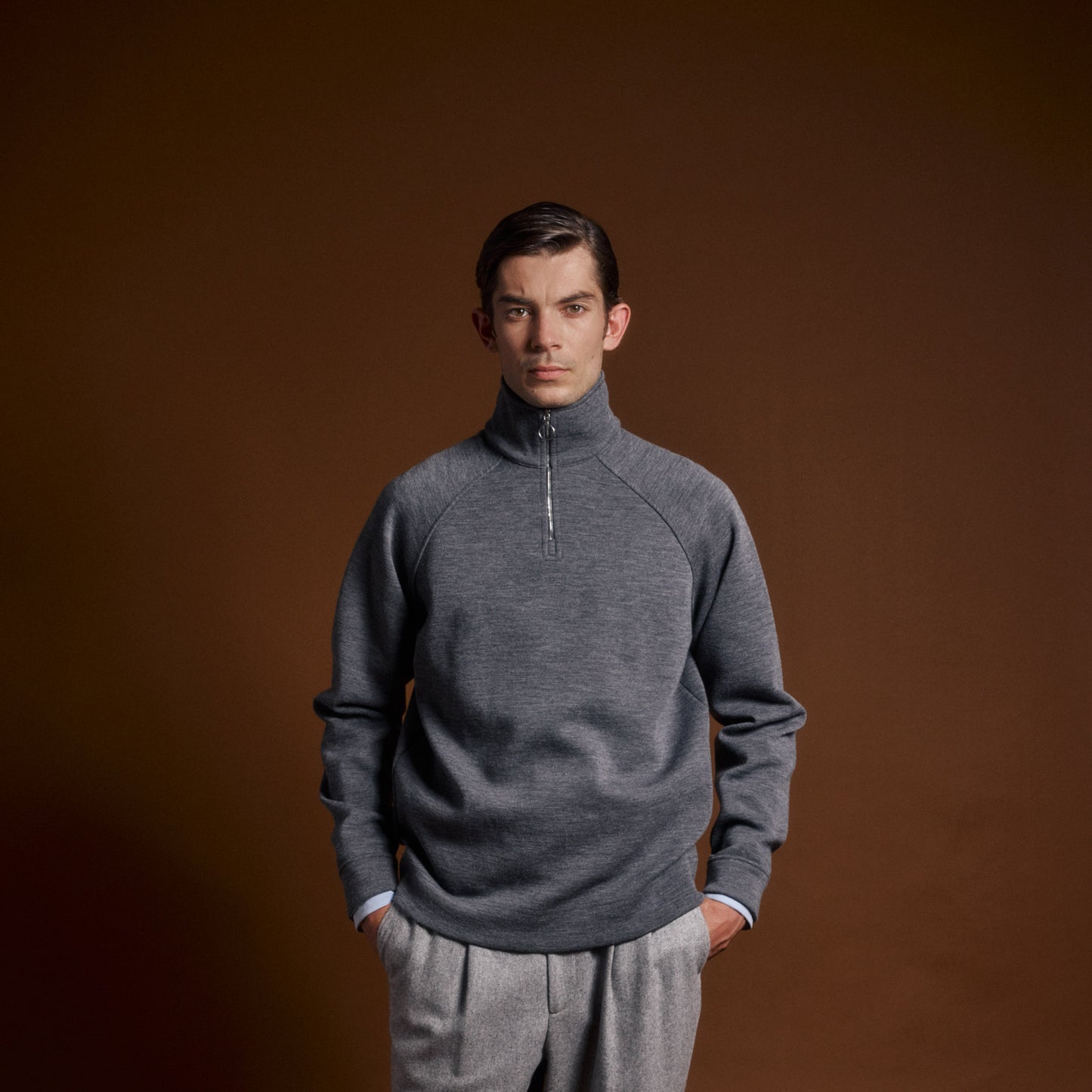 Sweatshirt gris col zippé en laine points Milano