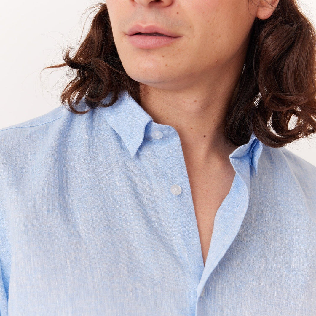 Chemise cintrée en lin texturée bleue