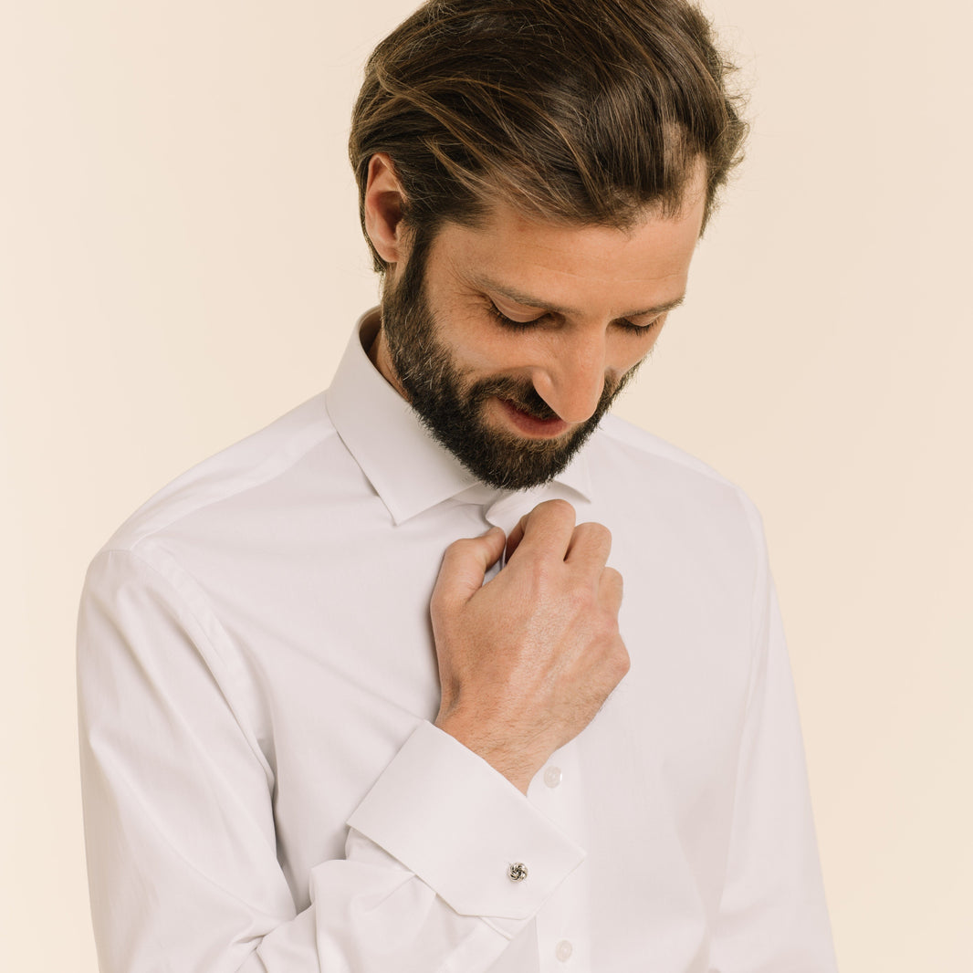 Chemise classique en oxford blanche à poignets mousquetaires