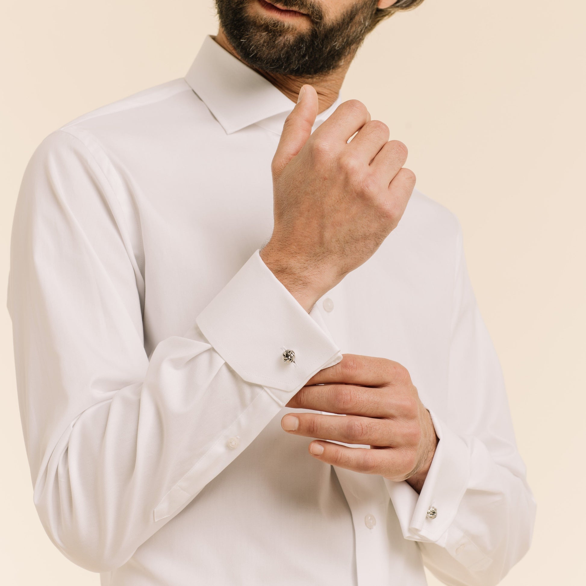 Chemise classique en oxford blanche à poignets mousquetaires
