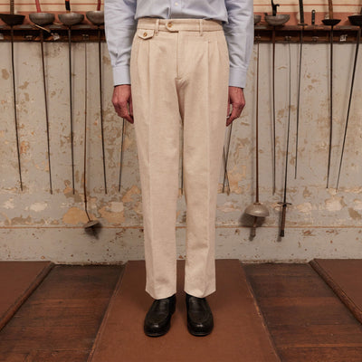 Double-pleated trousers in ecru cotton and linen velvet