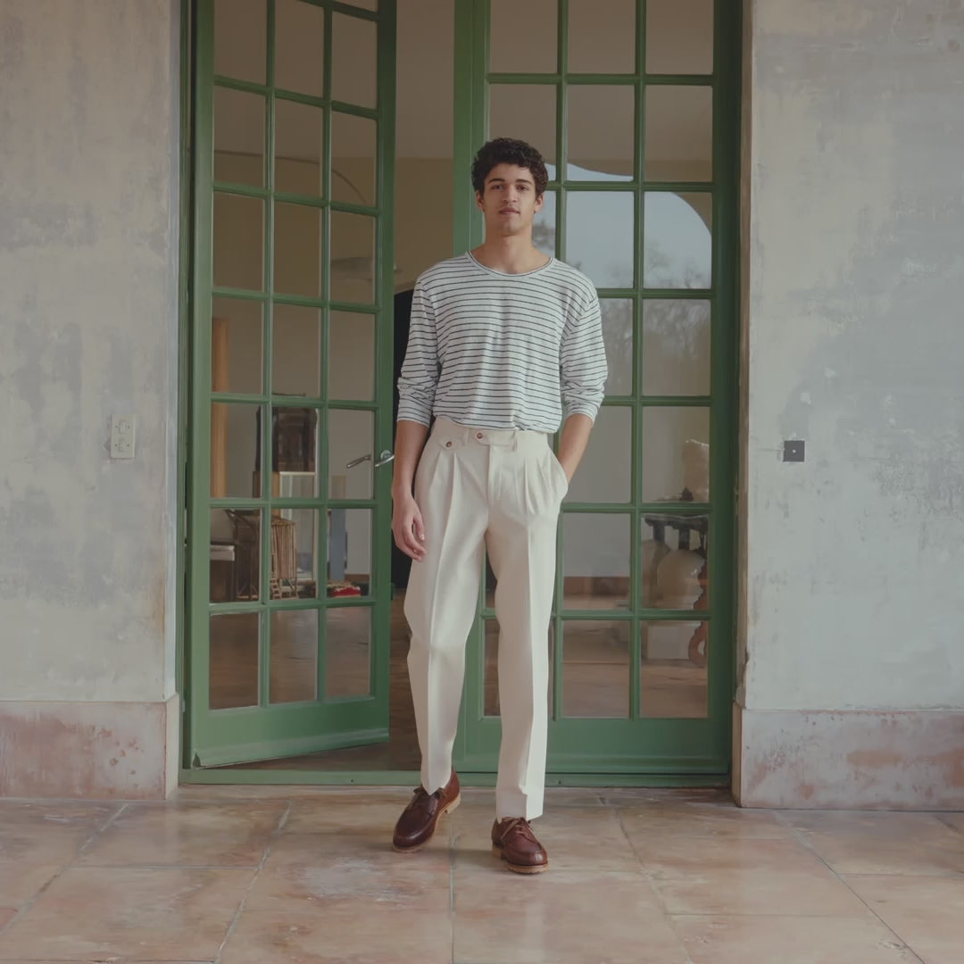 Long-sleeved t-shirt in ecru cotton and linen with navy stripes