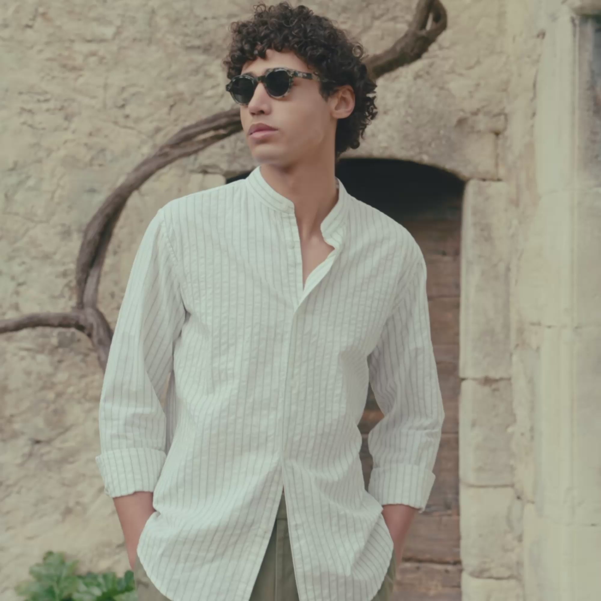 Chemise en seersucker écrue à rayures vertes