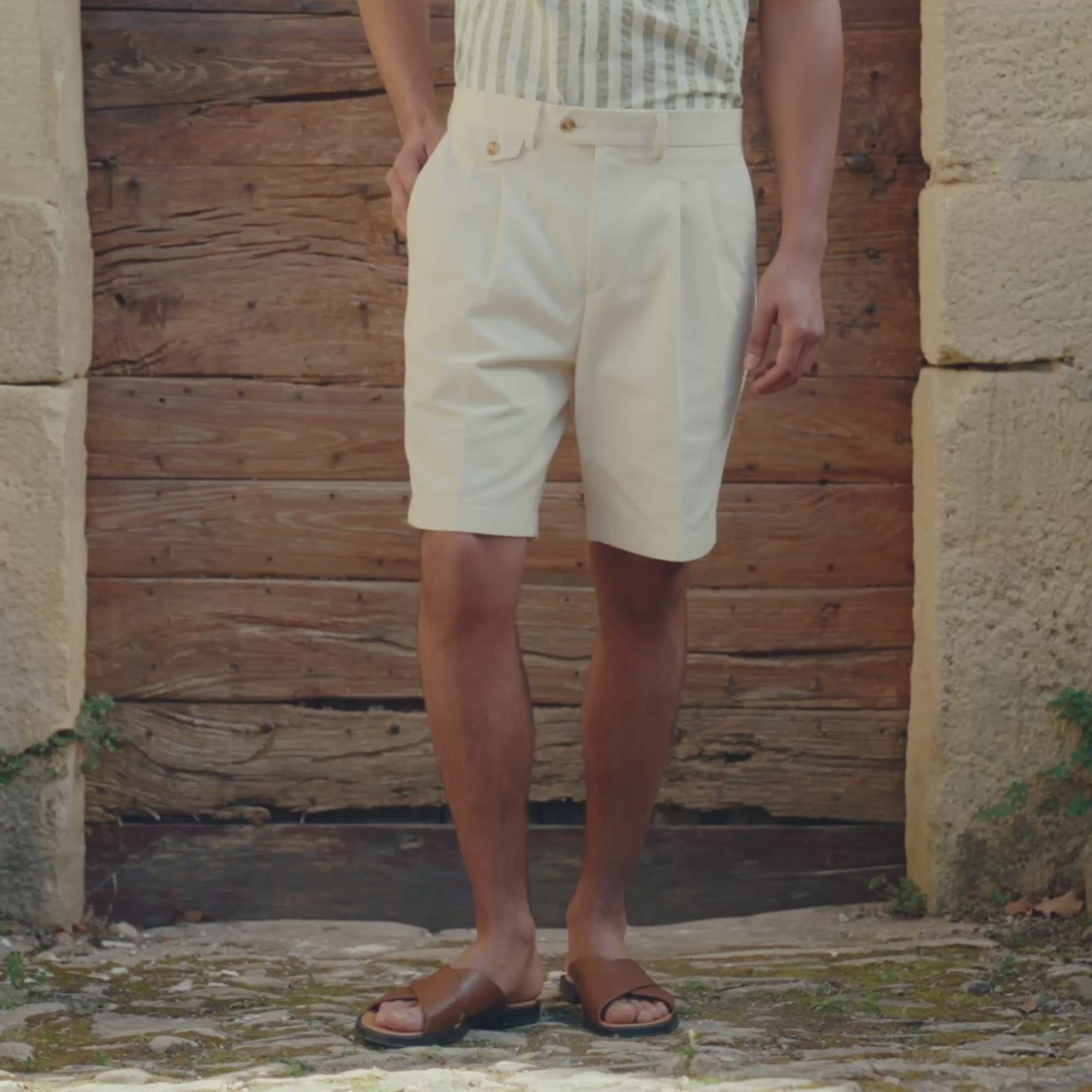 Short à double plis en coton écru