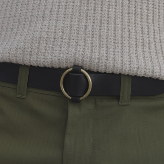 Ceinture à boucle ronde en cuir noir 