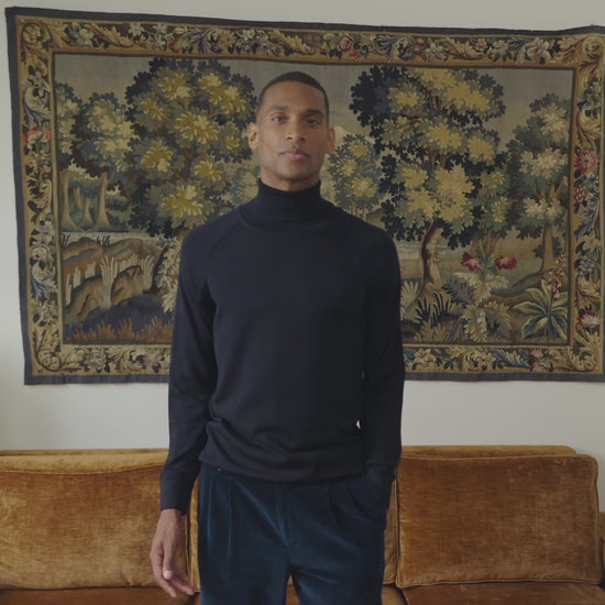 Pull à col roulé en laine mérinos marine