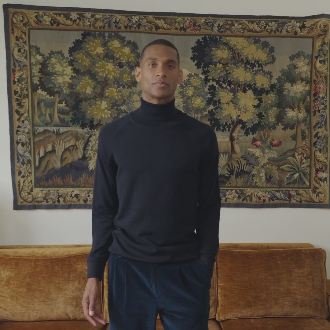 Pull à col roulé en laine mérinos marine